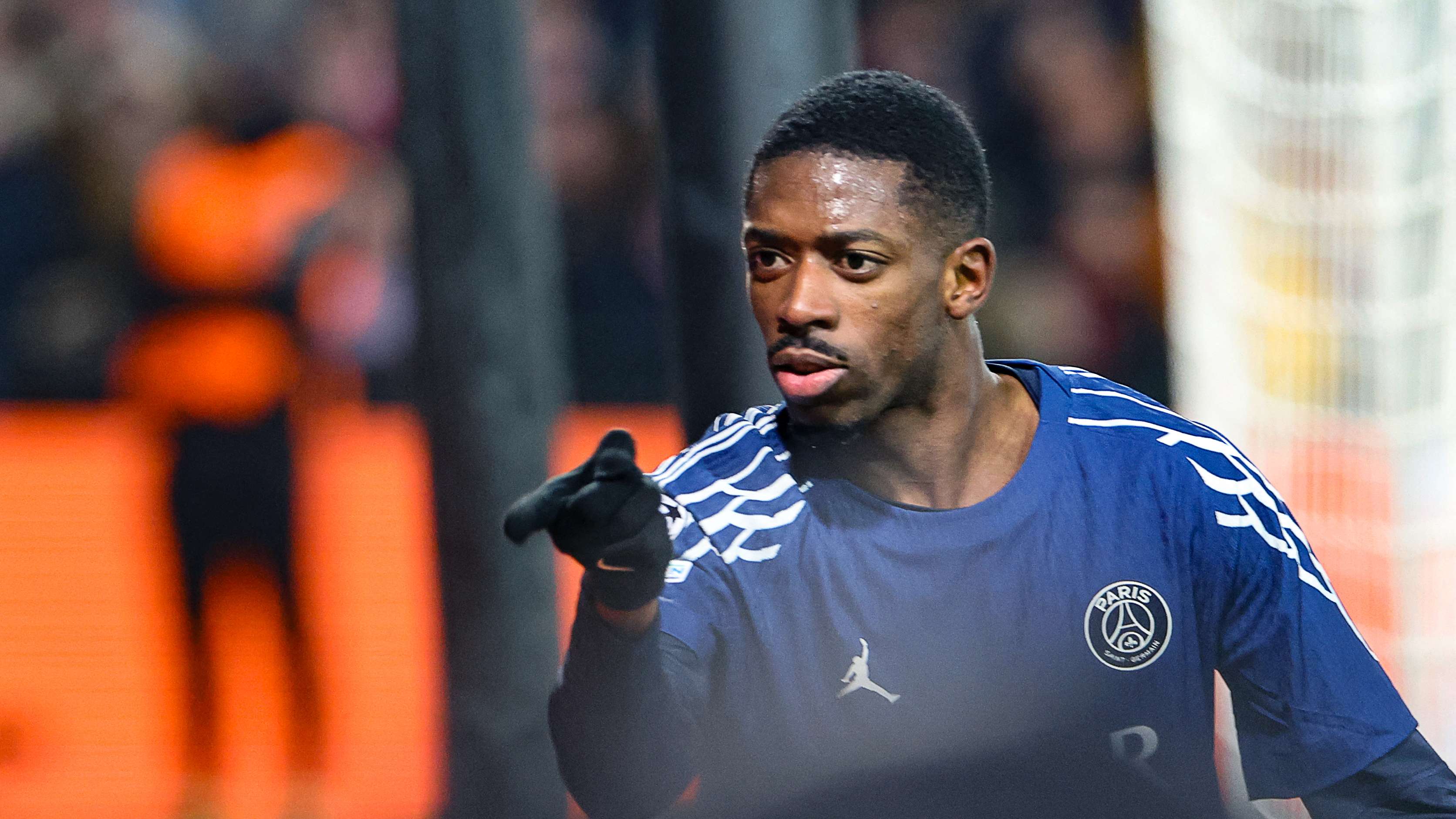 他始终关注 他始终关注